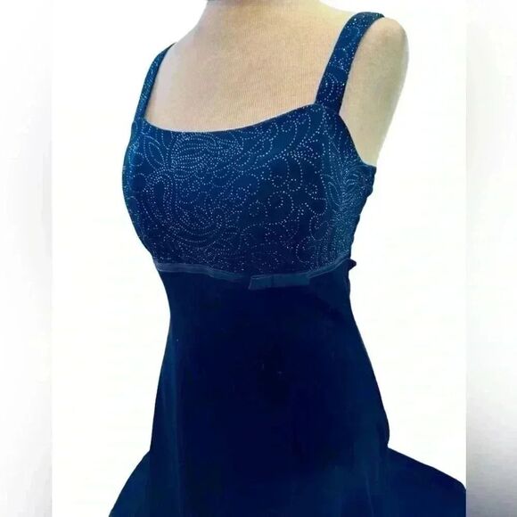 R&K formal velvet dress with matching bolero jacket. Sparkles at the bust. - Picture 3 of 11